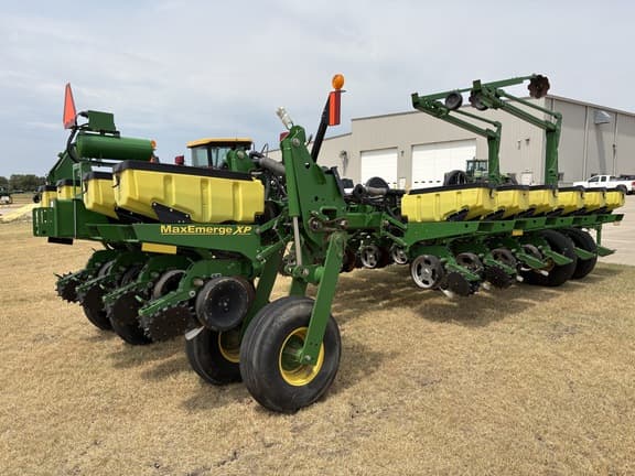 Image of John Deere 1770 equipment image 4