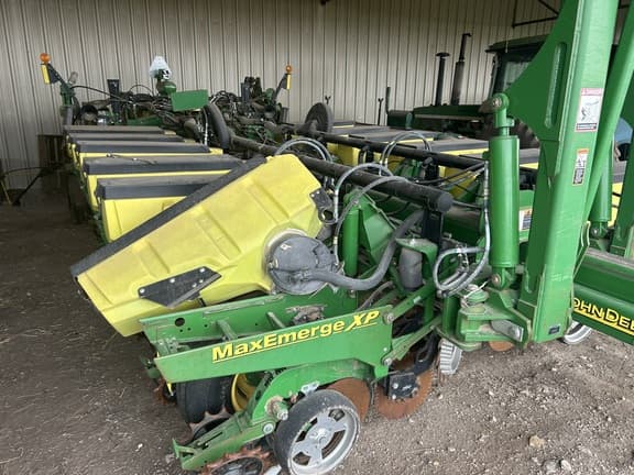 Image of John Deere 1770 equipment image 4