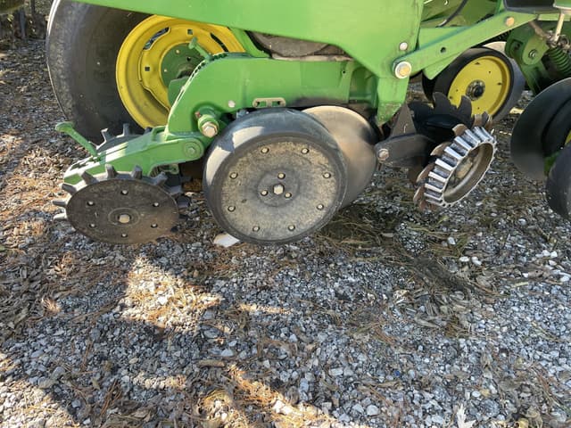 Image of John Deere 1770 equipment image 3