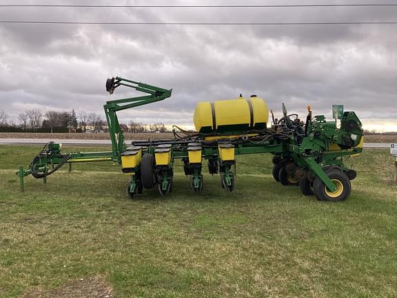 Image of John Deere 1770 equipment image 1