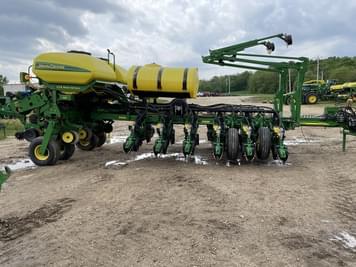 Main image John Deere 1770