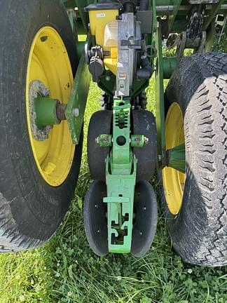 Image of John Deere 1770 equipment image 4