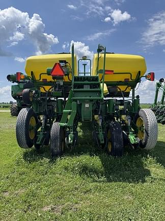 Image of John Deere 1770 equipment image 3