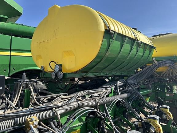 Image of John Deere 1770 equipment image 4