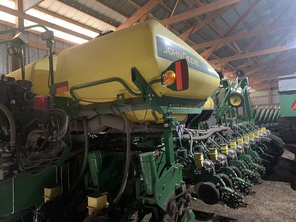 Image of John Deere 1770 equipment image 2