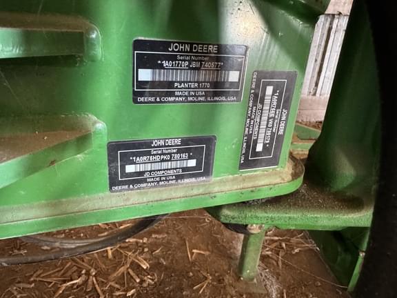 Image of John Deere 1770 equipment image 1