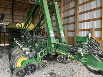 Main image John Deere 1770