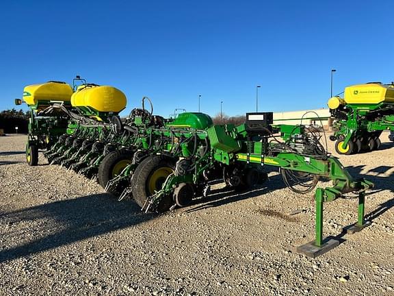 Image of John Deere 1770 Primary image