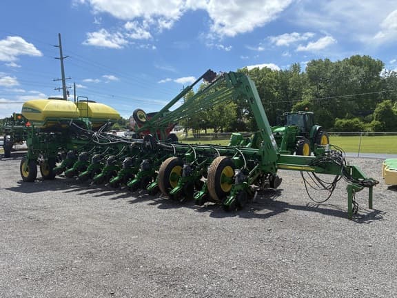 Image of John Deere 1770 Primary image