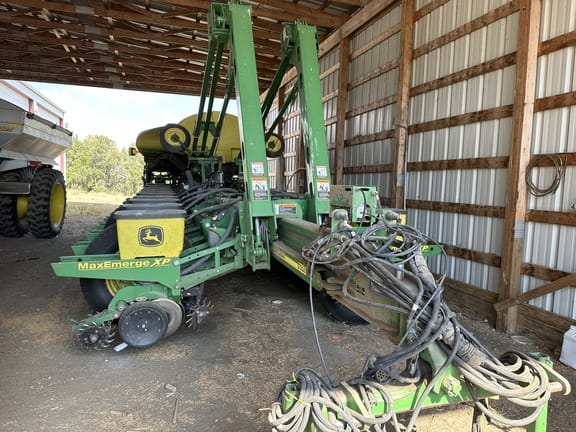 Main image John Deere 1770