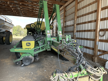 Main image John Deere 1770