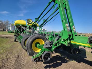 Main image John Deere 1770