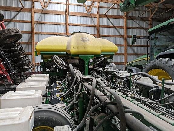 Image of John Deere 1770 Primary image