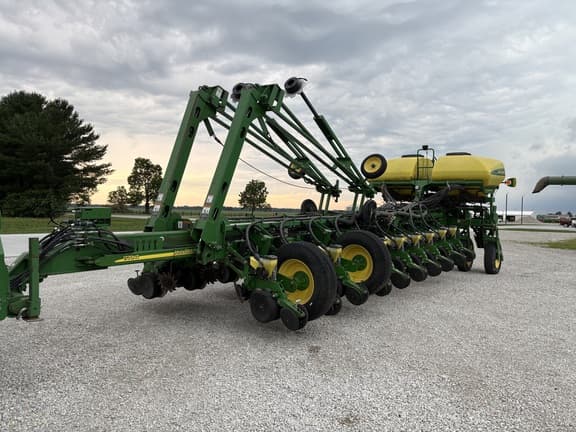 Image of John Deere 1770 Primary image