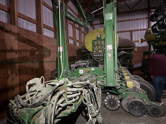 Image of John Deere 1770 equipment image 1