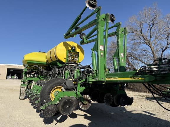 Image of John Deere 1770 equipment image 4
