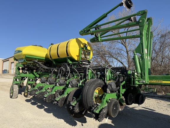 2012 John Deere 1770 Equipment Image0