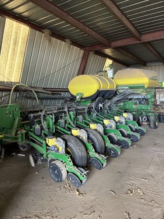 2011 John Deere 1770 Equipment Image0