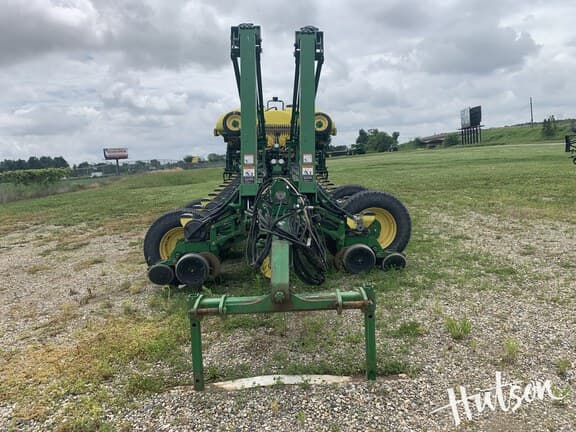 Image of John Deere 1770 equipment image 3