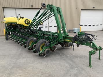 Main image John Deere 1770