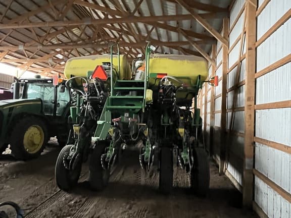 Image of John Deere 1770 equipment image 4
