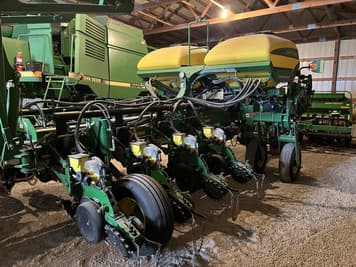 Main image John Deere 1770