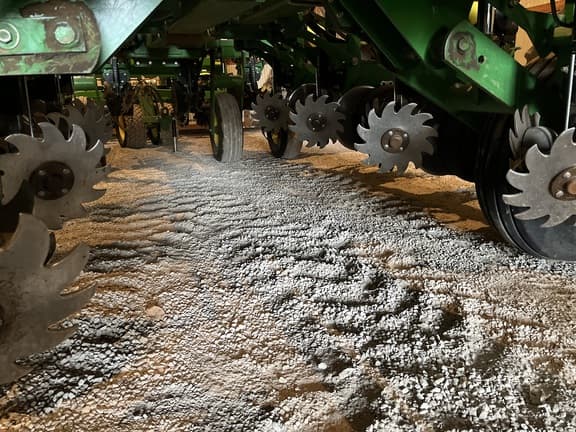 Image of John Deere 1770 equipment image 4