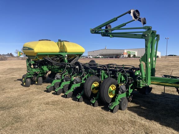 Main image John Deere 1770