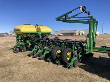 Main image John Deere 1770