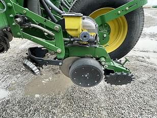 Main image John Deere 1770 12