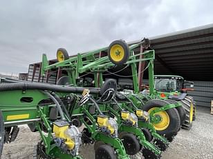 Main image John Deere 1770 6