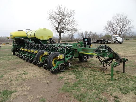 Image of John Deere 1770 Primary image