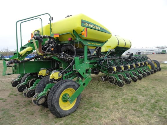 Image of John Deere 1770 equipment image 4