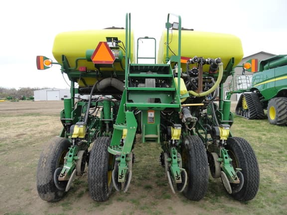 Image of John Deere 1770 equipment image 3