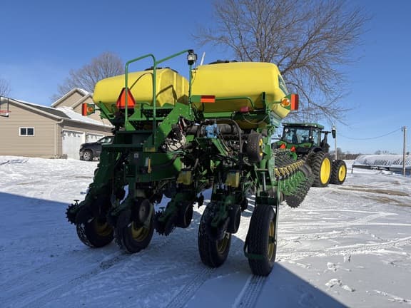 Image of John Deere 1770 equipment image 3