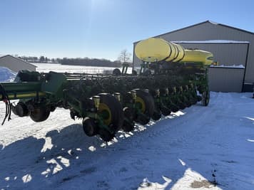 Main image John Deere 1770