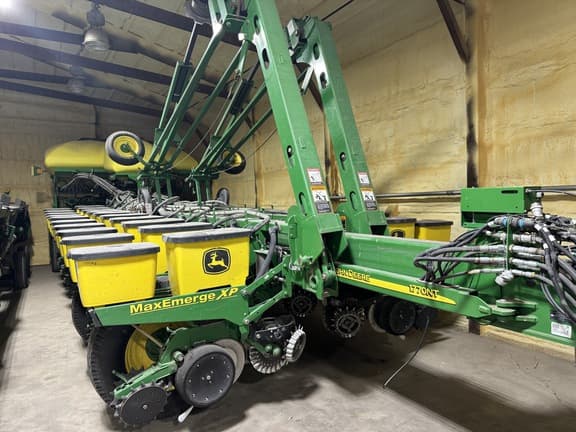 Image of John Deere 1770 equipment image 3