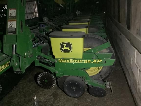 Image of John Deere 1770 equipment image 2