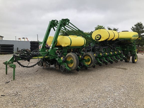 2011 John Deere 1770 Equipment Image0