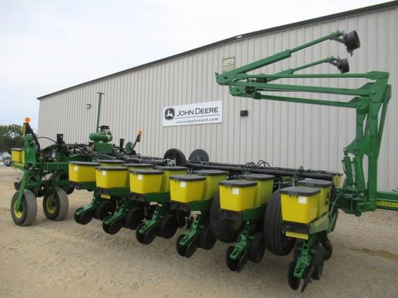 Image of John Deere 1770 equipment image 4