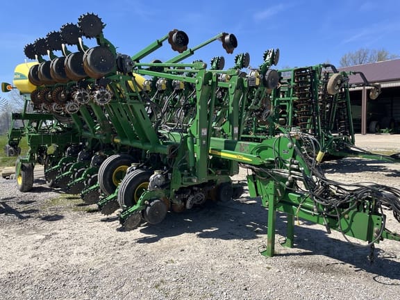 2012 John Deere 1790 Equipment Image0