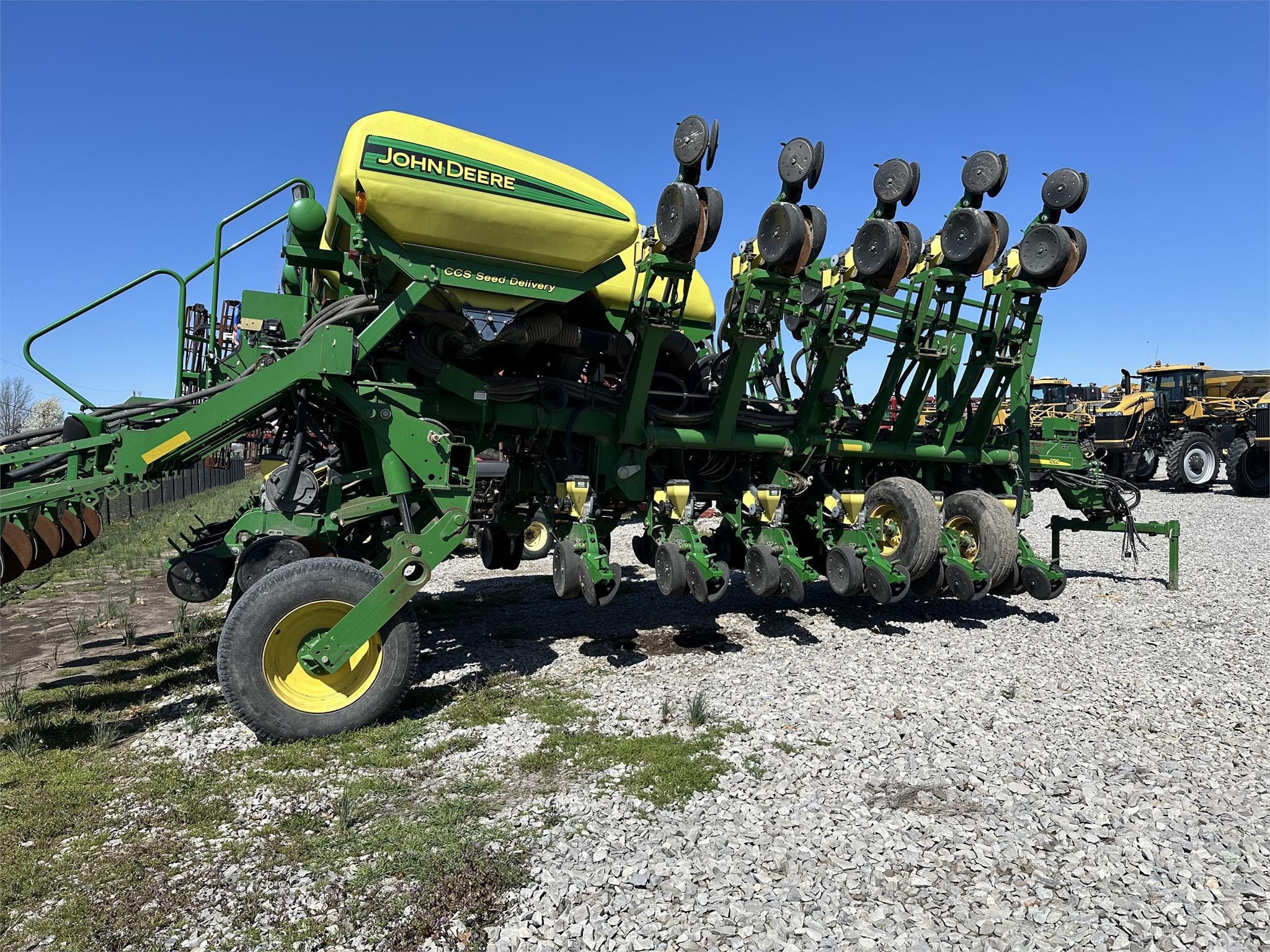 2011 John Deere 1790 Equipment Image0
