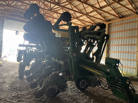 Image of John Deere 1790 equipment image 4