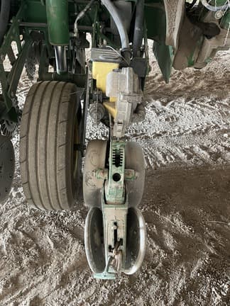 Image of John Deere 1790 equipment image 2
