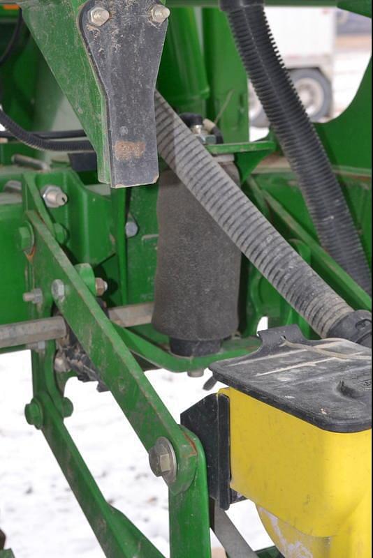 Image of John Deere 1790 equipment image 4