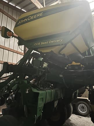 Image of John Deere 1790 equipment image 3