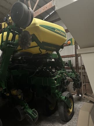 Image of John Deere 1790 equipment image 1