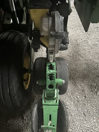 Image of John Deere 1790 equipment image 3
