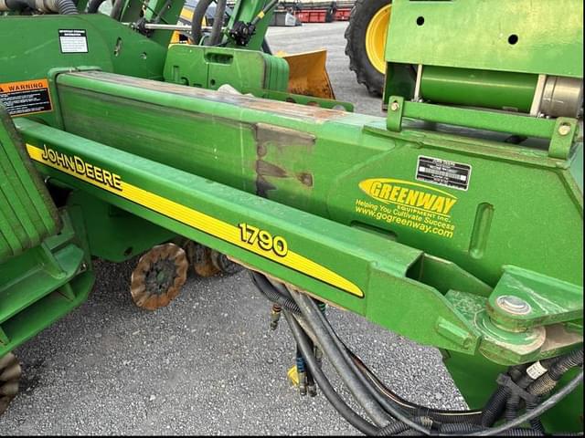 Image of John Deere 1790 equipment image 4