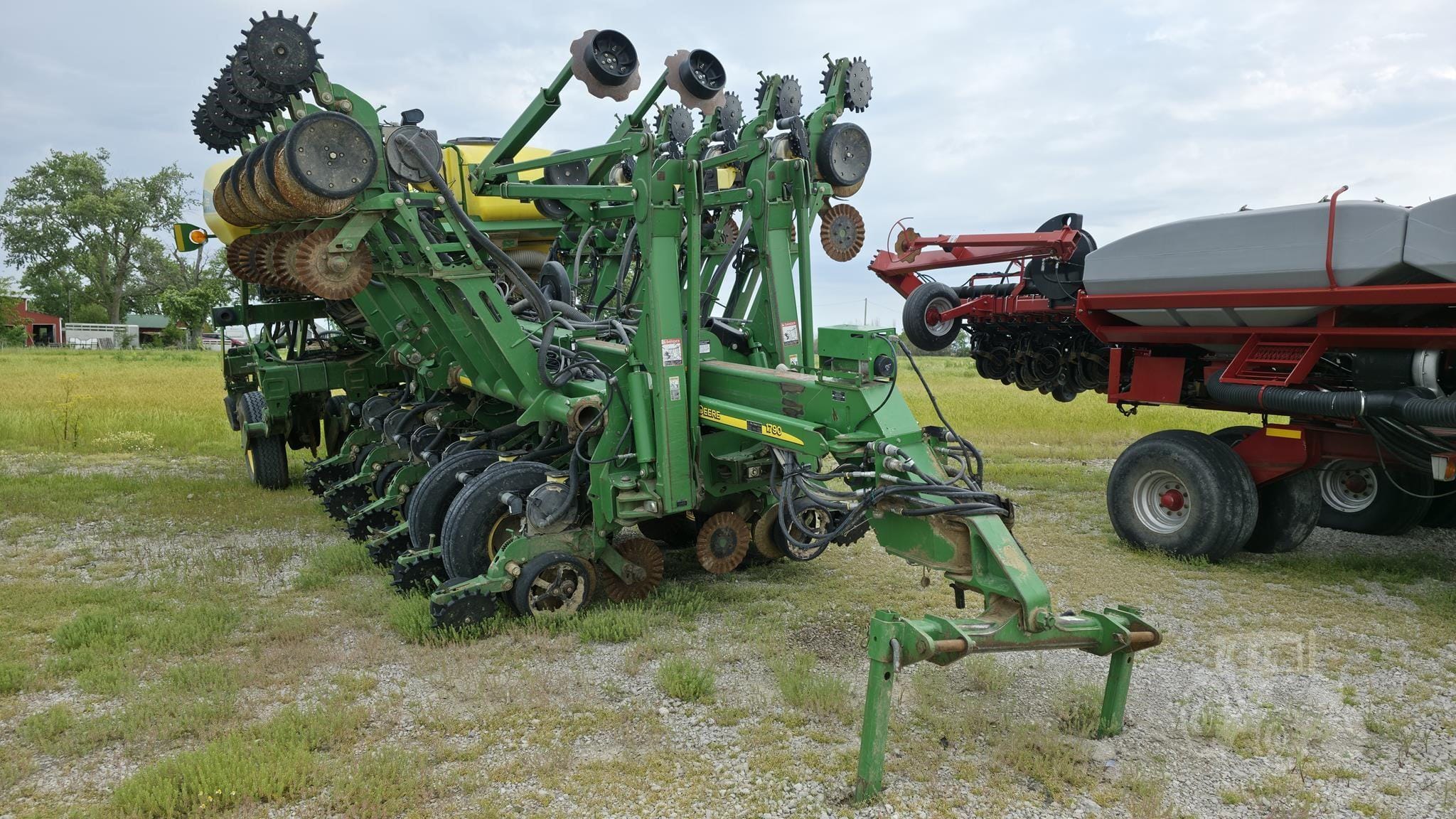2011 John Deere 1790 Equipment Image0